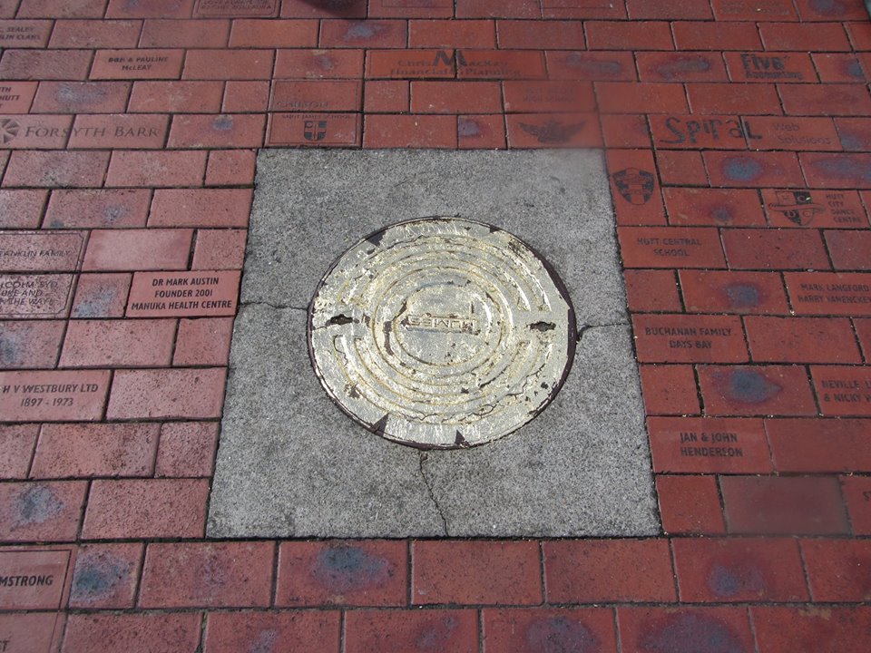 28167264_578768762468062_687858258813869745_n